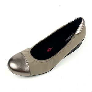 Ross Hommerson Womens Elizabeth Pewter Stretch Wedge Pumps Size 7.5 W